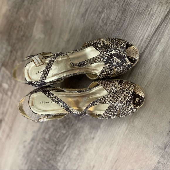 Faux snake skin wedges - Picture 4 of 5